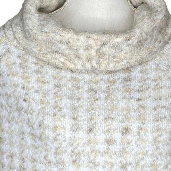 RD STYLE Wm’s Sz Med Tan Cream Herringbone Cowl Neck Hi Lo Sweater - Picture 3 of 3